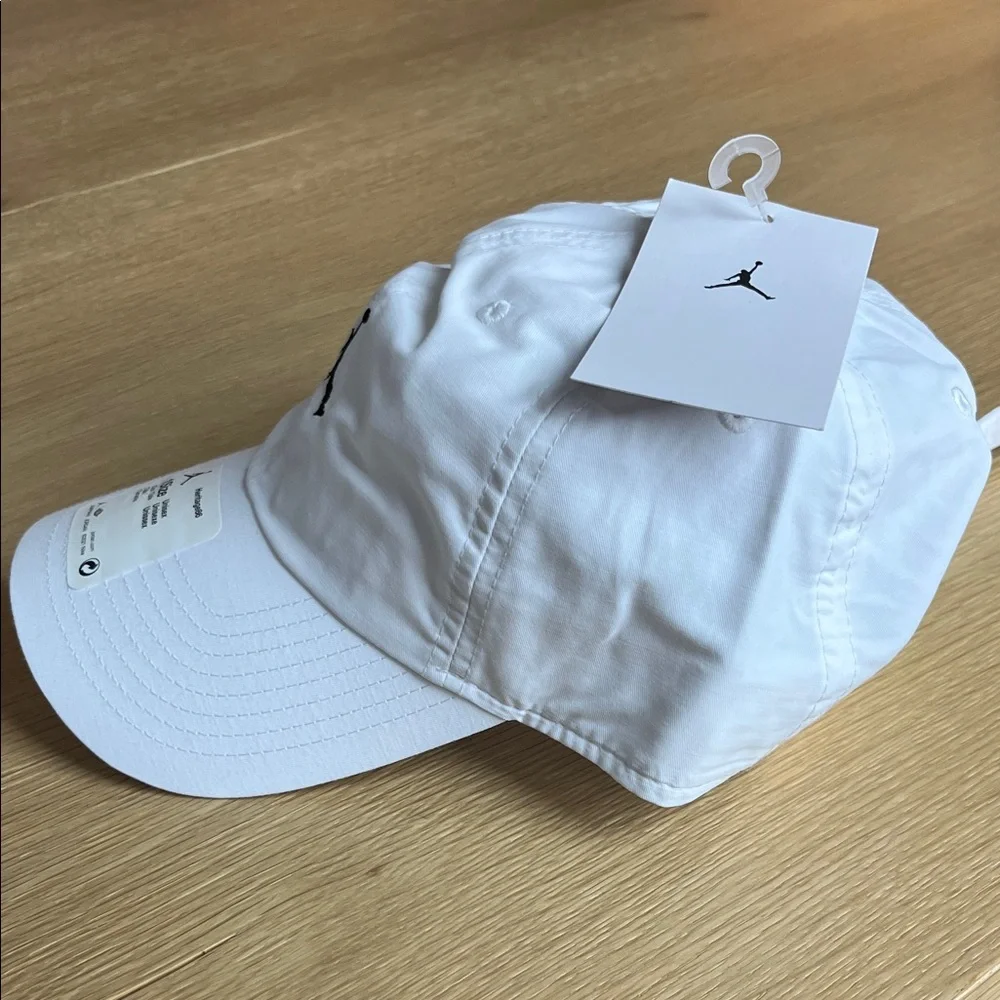 Jordan Heritage86 White Cap w/ Black Logo, Green charlotte Hornets-ADULT UNISEX - Picture 2 of 5